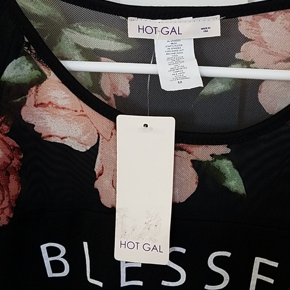 𝅺NWT Hot Gal graphic pullover shirt medium - Picture 4 of 7